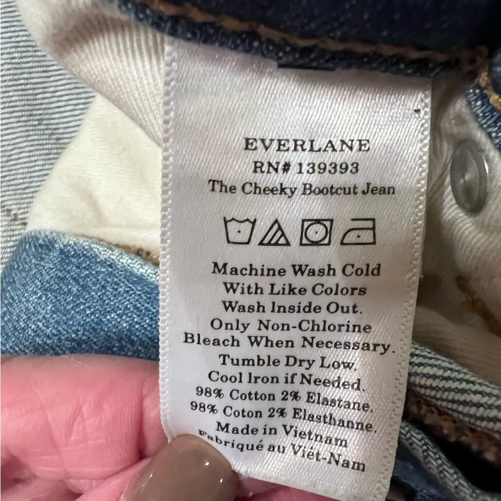 Everlane The Cheeky Bootcut Cutoff Light Blue Denim Jean Shorts Raw‎ Hem Size 30 - Image 9