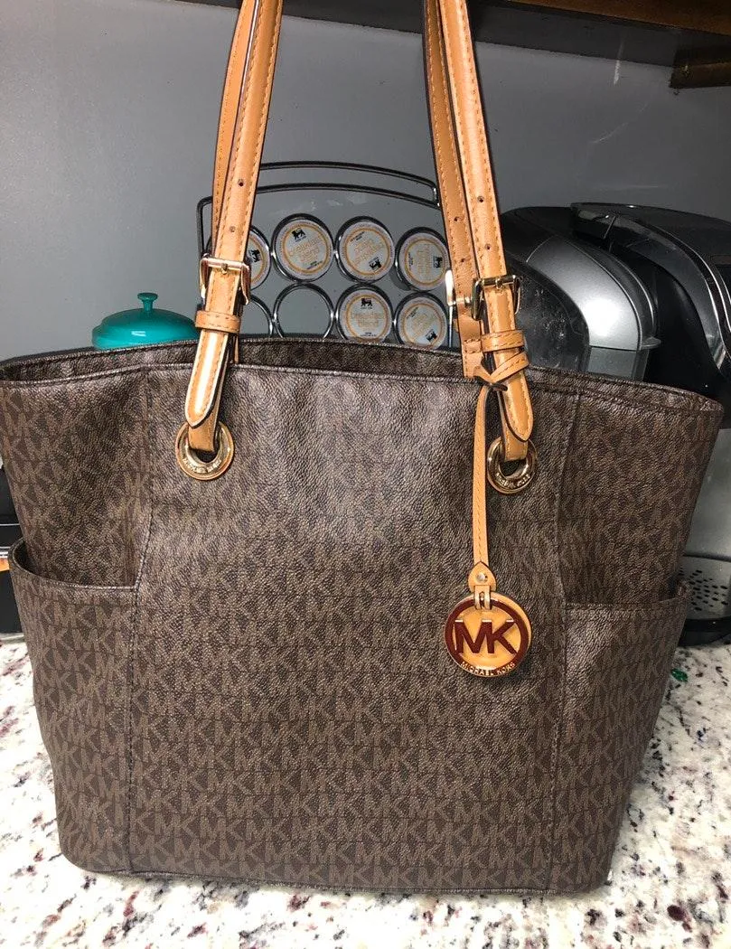 Micheal Kors Purse - Image 3