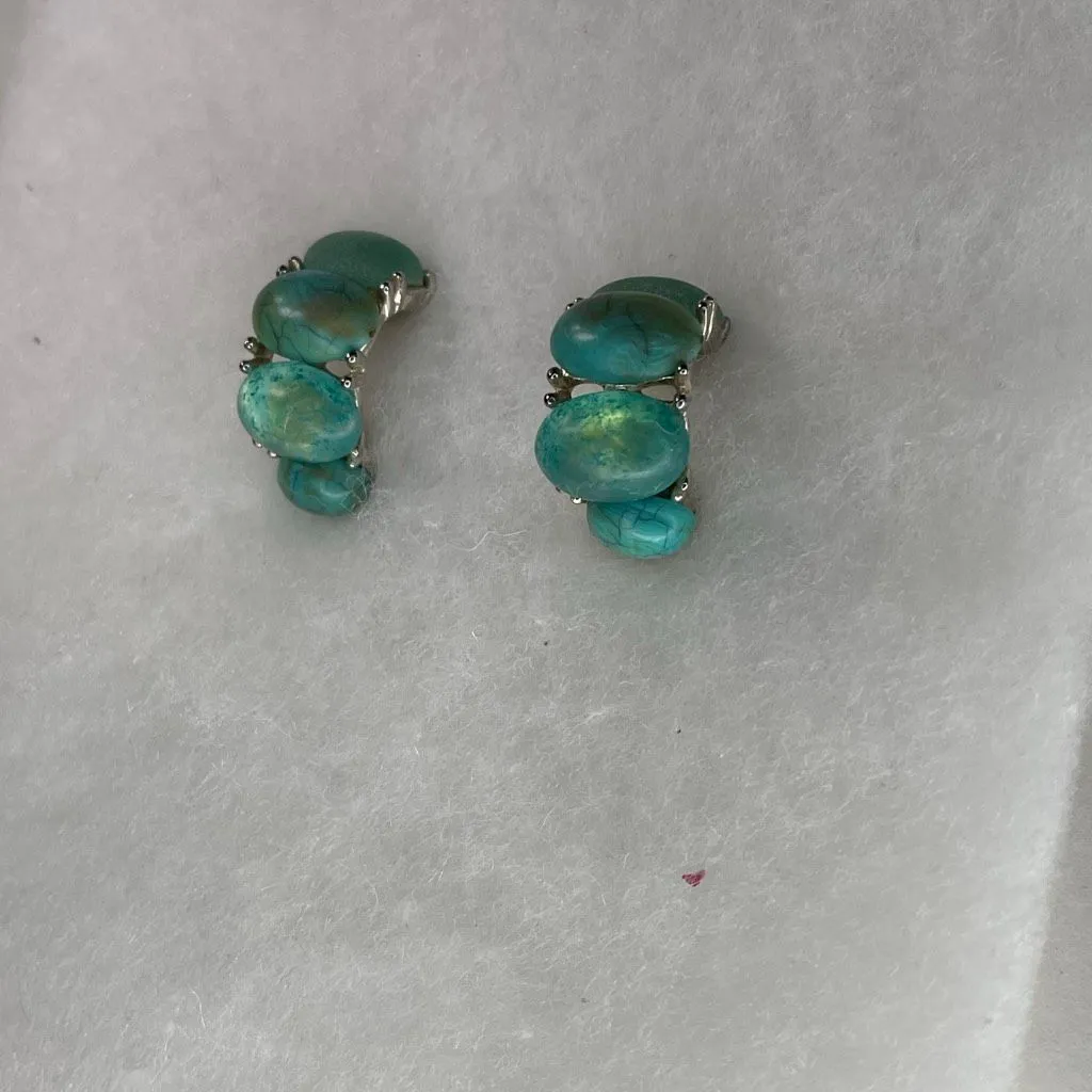 VTG faux turquoise cabochon frosted moonstone silver tone clip earrings Blue - Image 3