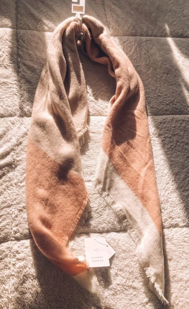 LC Lauren Conrad Blanket Scarf - Rose / White - Image 2