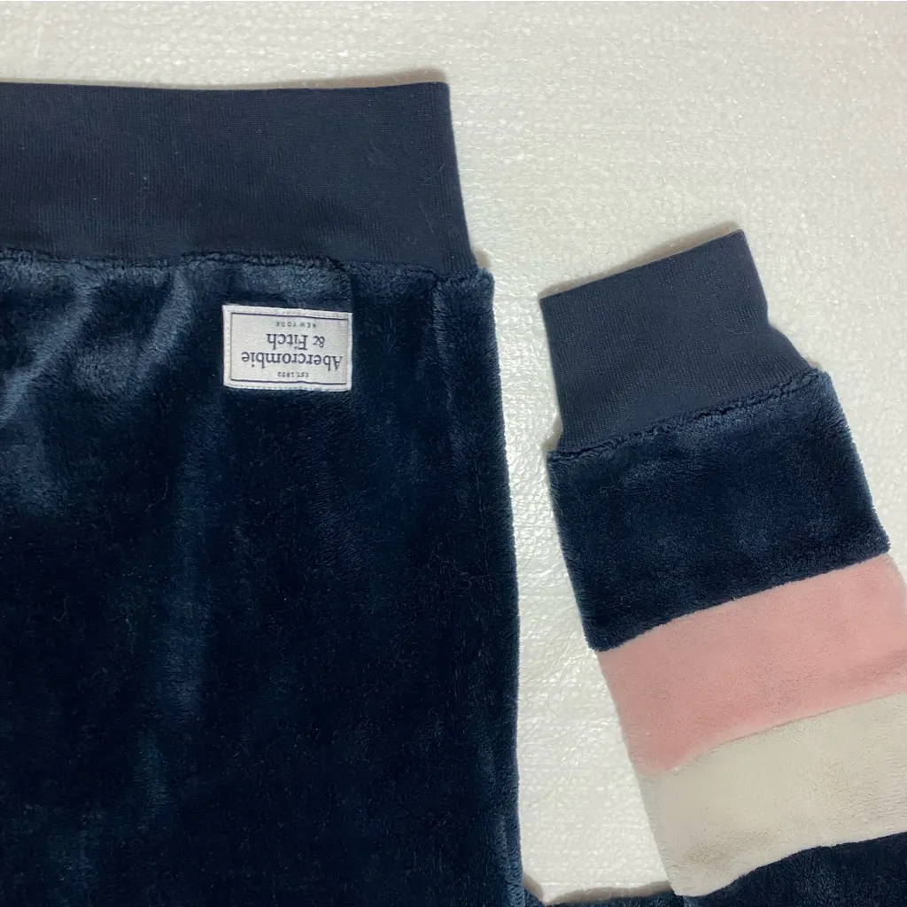 Abercrombie & Fitch Crewneck Deep Pile Sweatshirt Vintage EUC Womens‎ Size M/L - Image 6