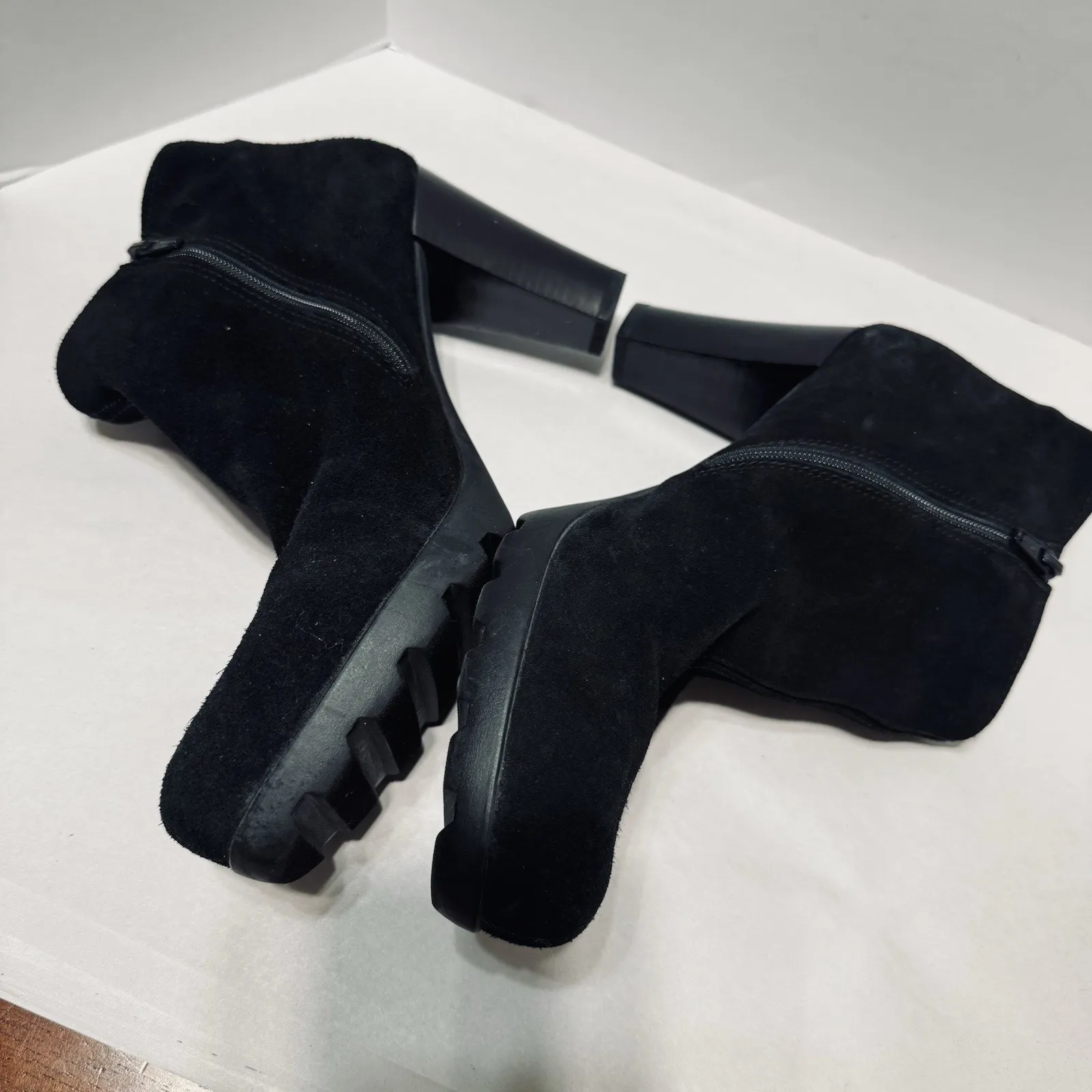 C La Canadienne Lug Sole Boots Womens 8.5 Black Suede Heeled Bootie - Image 5