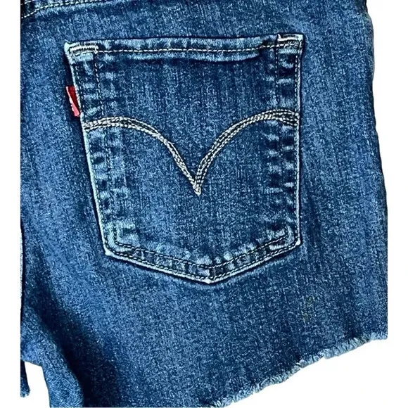 Levi Mid Rise Skinny Cutoff Jean‎ Shorts Denim Distressed Women Size 8 - Image 5
