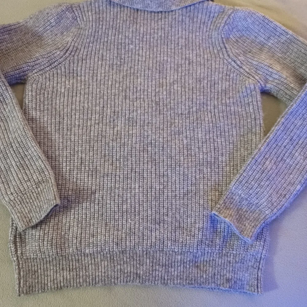 Primark Cares womens henley gray sweater size small - Image 7