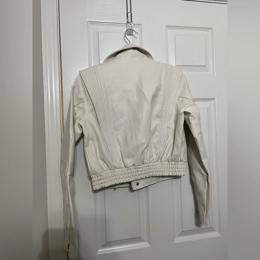 NWT BLANKNYC Faux Leather Cropped Moto Jacket in All Time High - Image 12