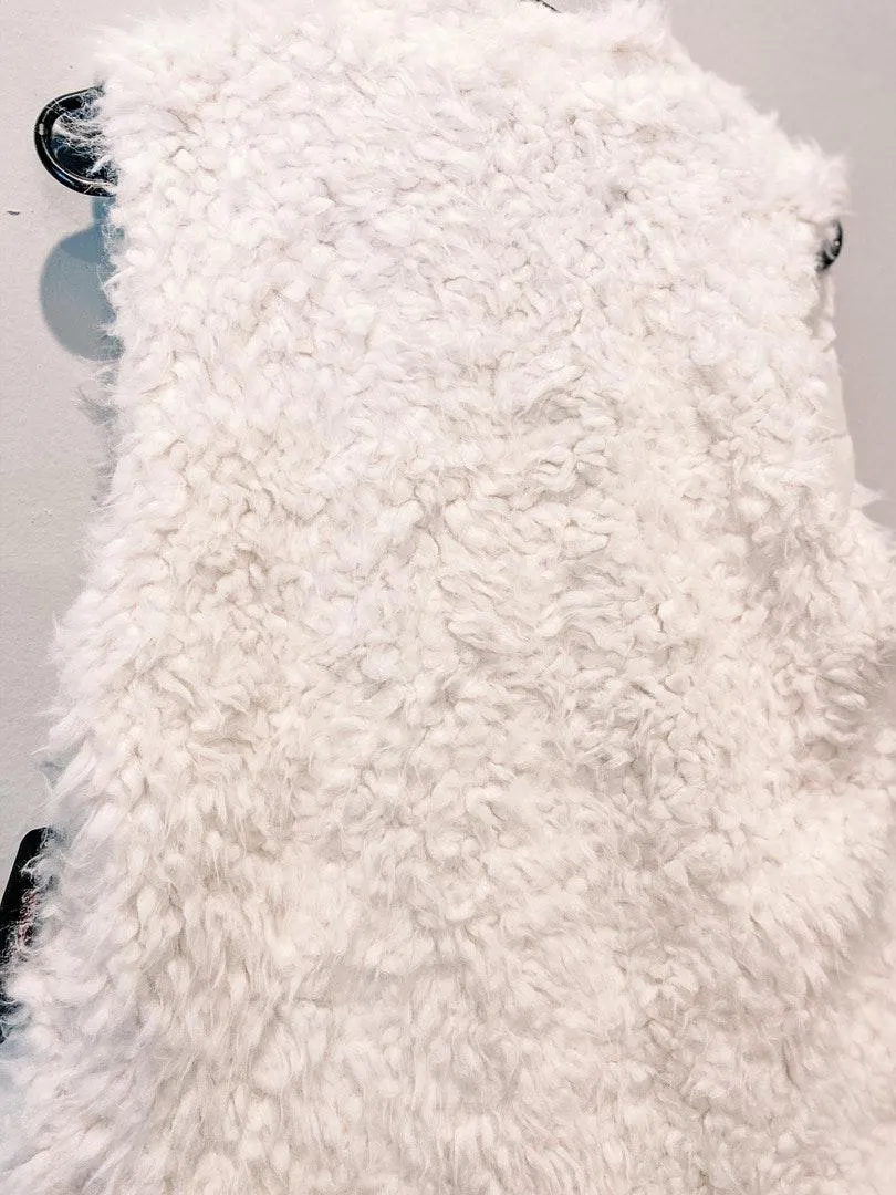 White Sherpa Vest Size M - Image 3