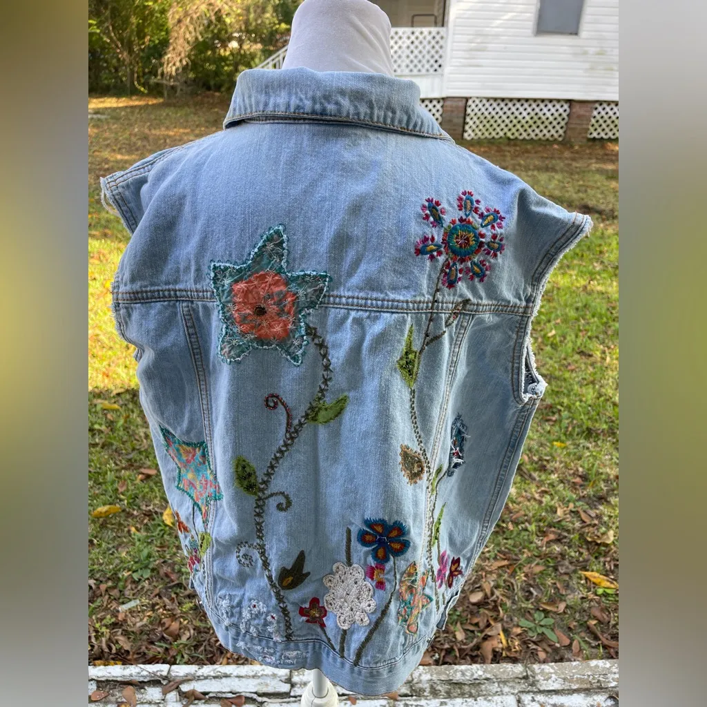 Chicos light wash distressed denim vest with boho patchwork appliqués. Size 1. - Image 7