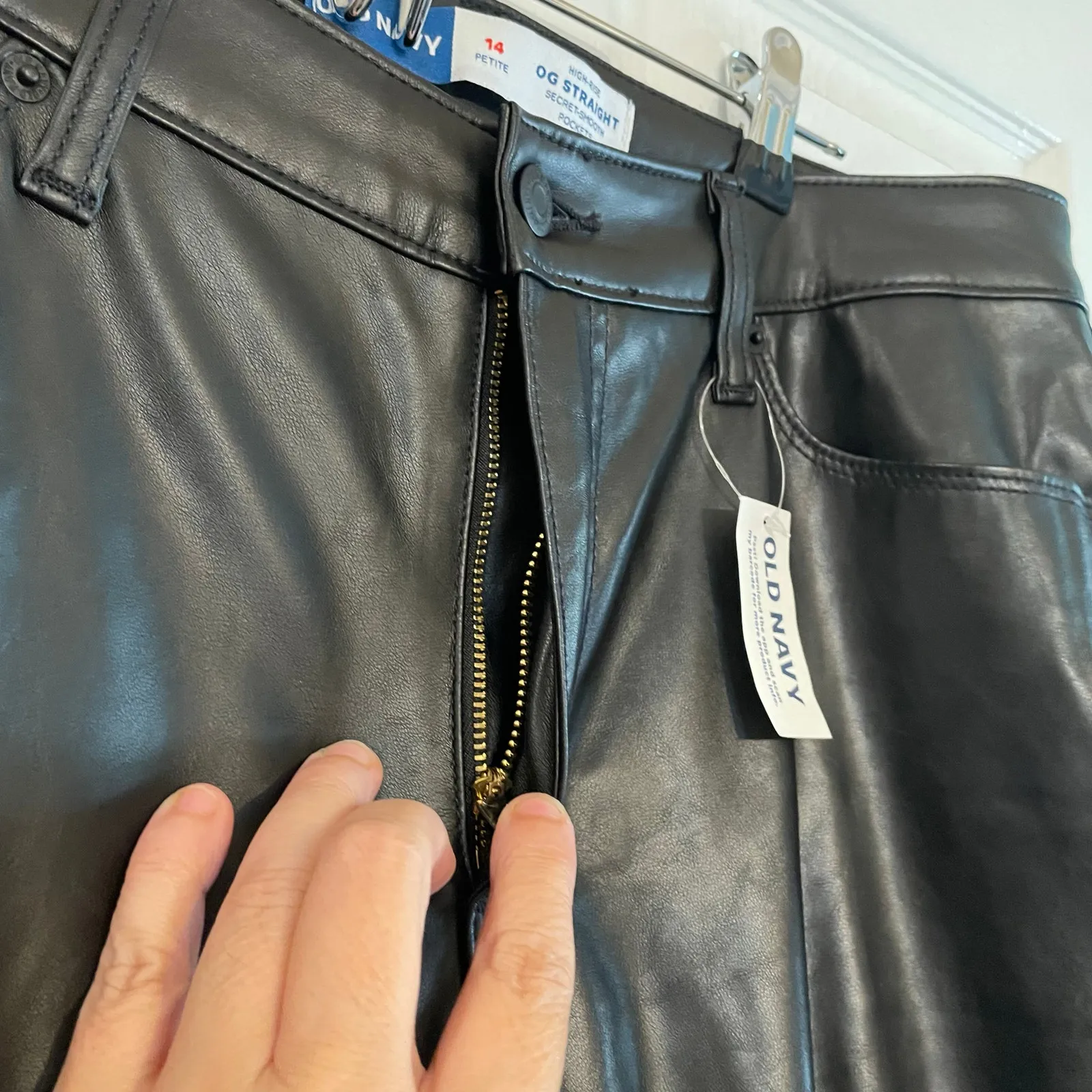 NWT Old Navy High Waisted OG Straight Faux Leather Pants Black Women’s Sz 14P - Image 8