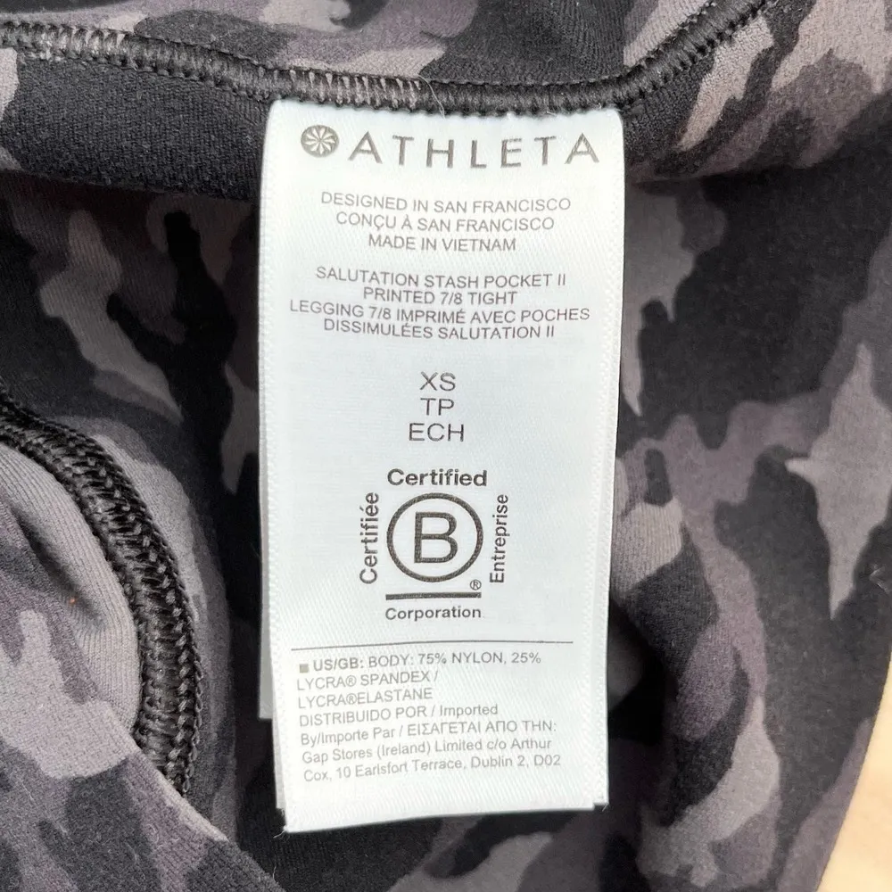 Athleta Salutation Stash Pocket II Camo Printed 7/8 Tight Leggings Black Grey XS - Image 12