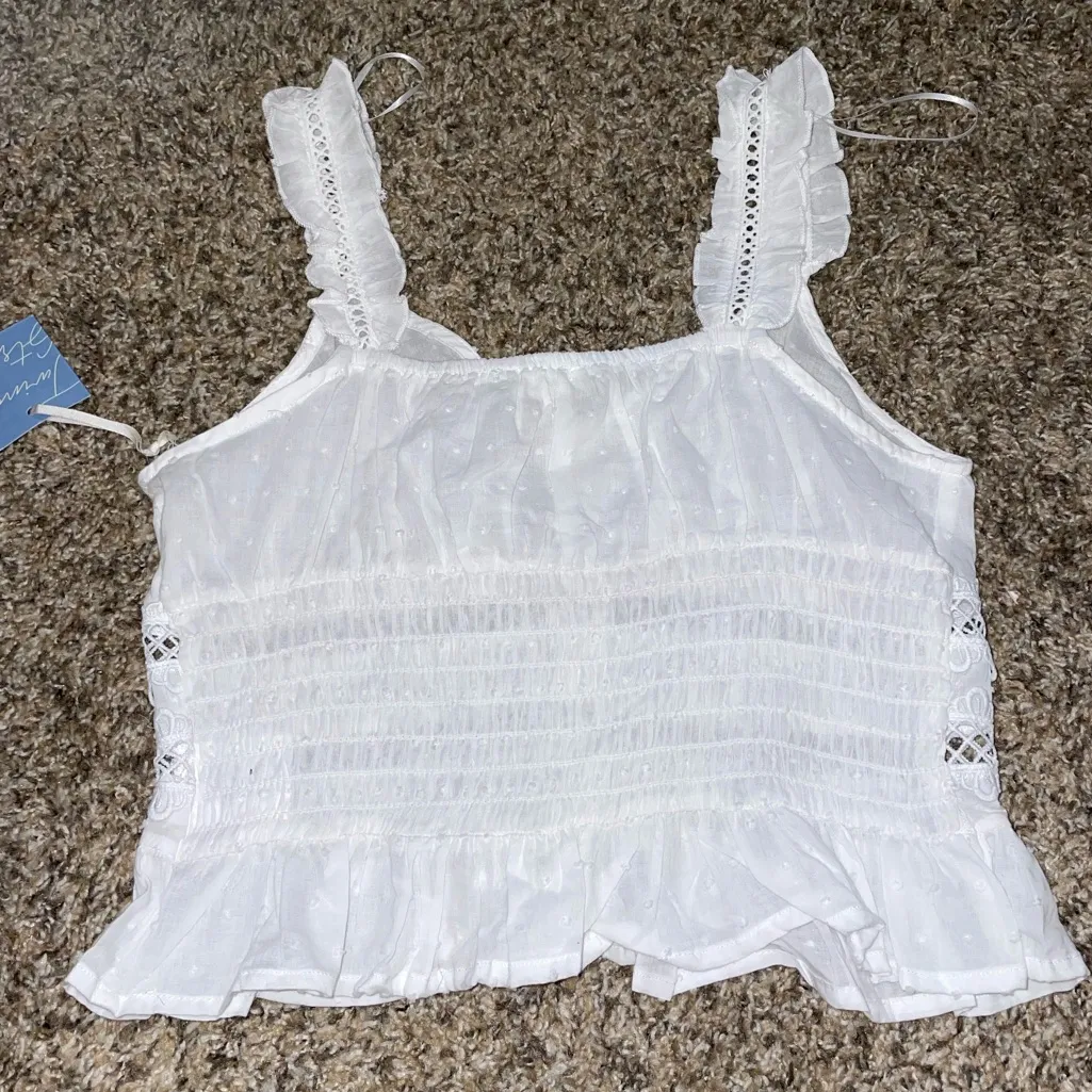 NWT-dainty lace/ruffle top - Image 9
