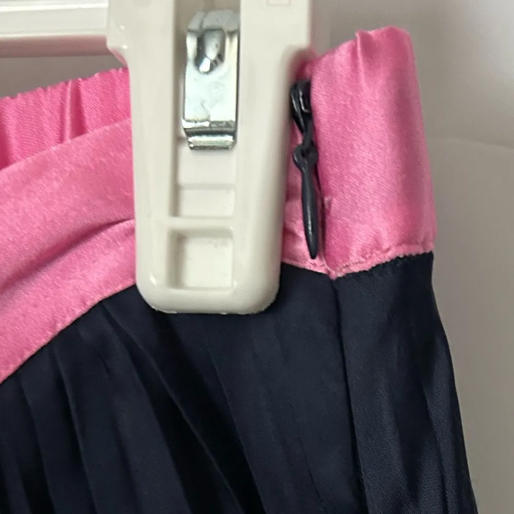 Kerri Rosenthal Navy Long pleated Skirt with pink detail on one side small Blue - Image 6