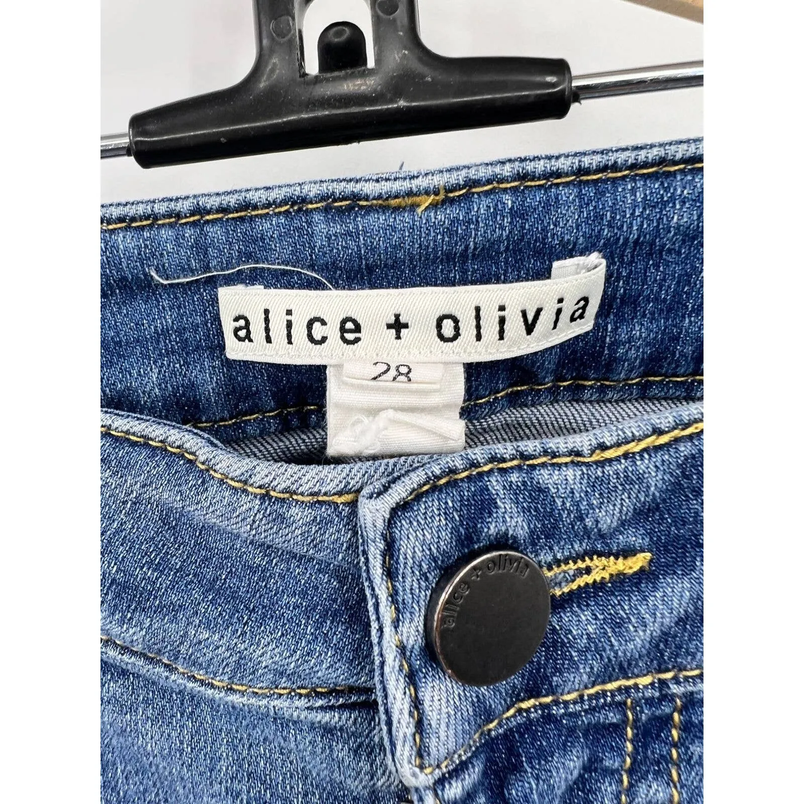 Alice + Olivia Chain Detail Blue Denim Side‎ Tape Jeans Light Wash Size 28 6 - Image 3