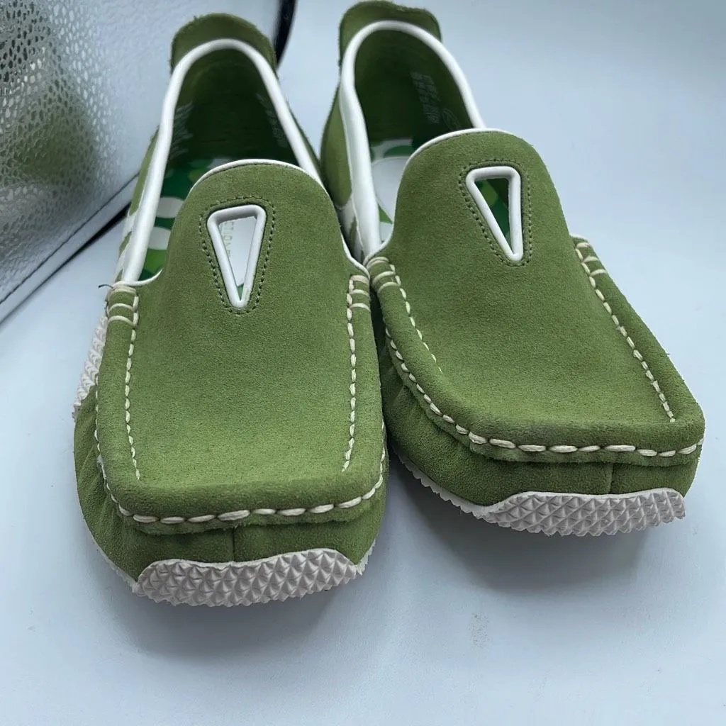 Predictions size 7.5 green suede driving Mocs . - Image 2