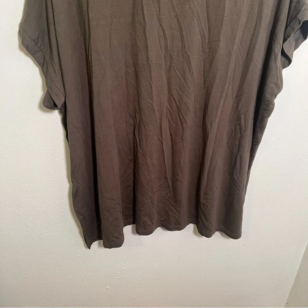 T Tahari V-Neck T-Shirt Olive Green Dolman Sleeve - Image 9