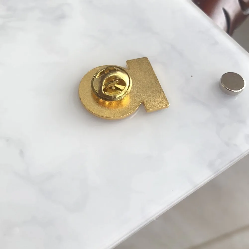 2001 Volunteer Pin - Image 2