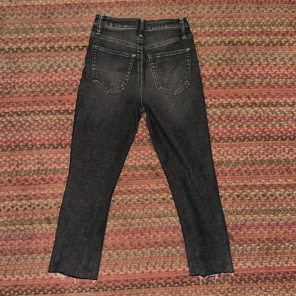 AND NOW THIS BLACK GREY RIPPED KNEE SKINNY JEANS Size 27 - Image 4