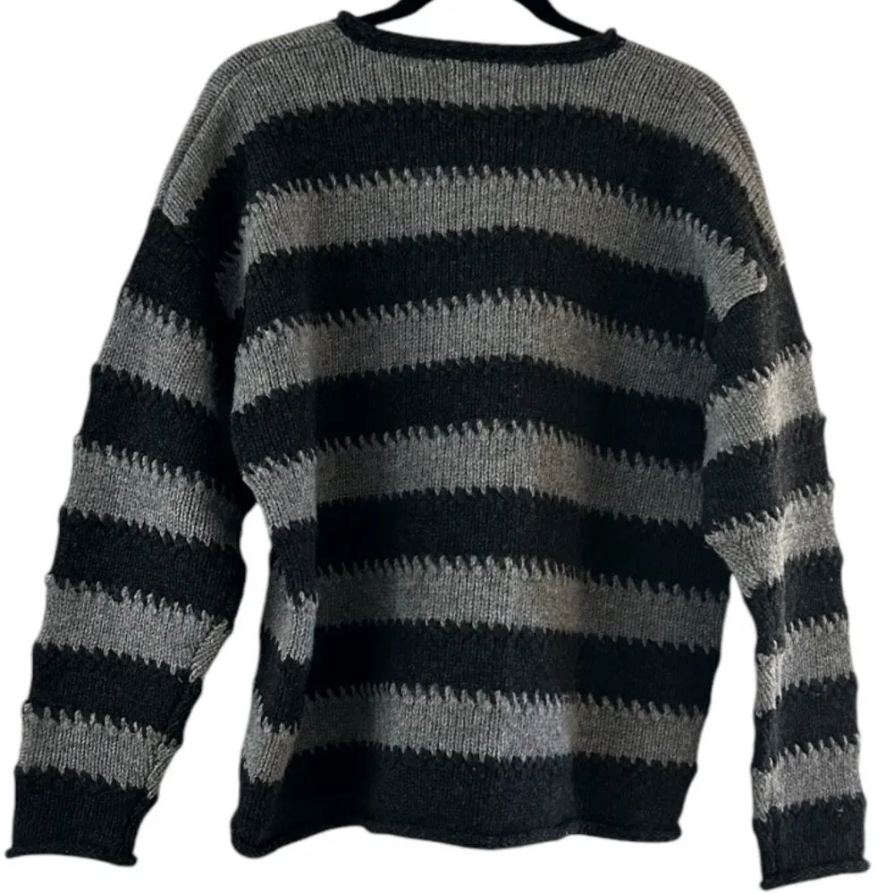 Eastern Mountain Sports Women’s 100% Wool Gray Striped  Sweater Size Medium - Image 2