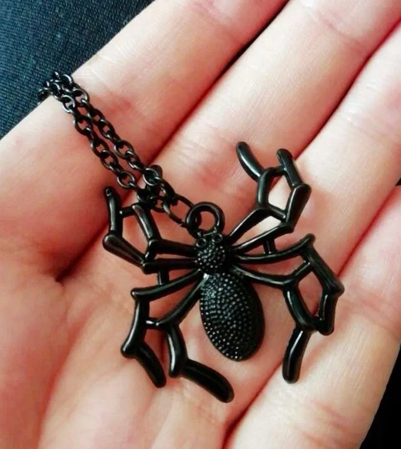 Black Spider Halloween Necklace New - Image 6