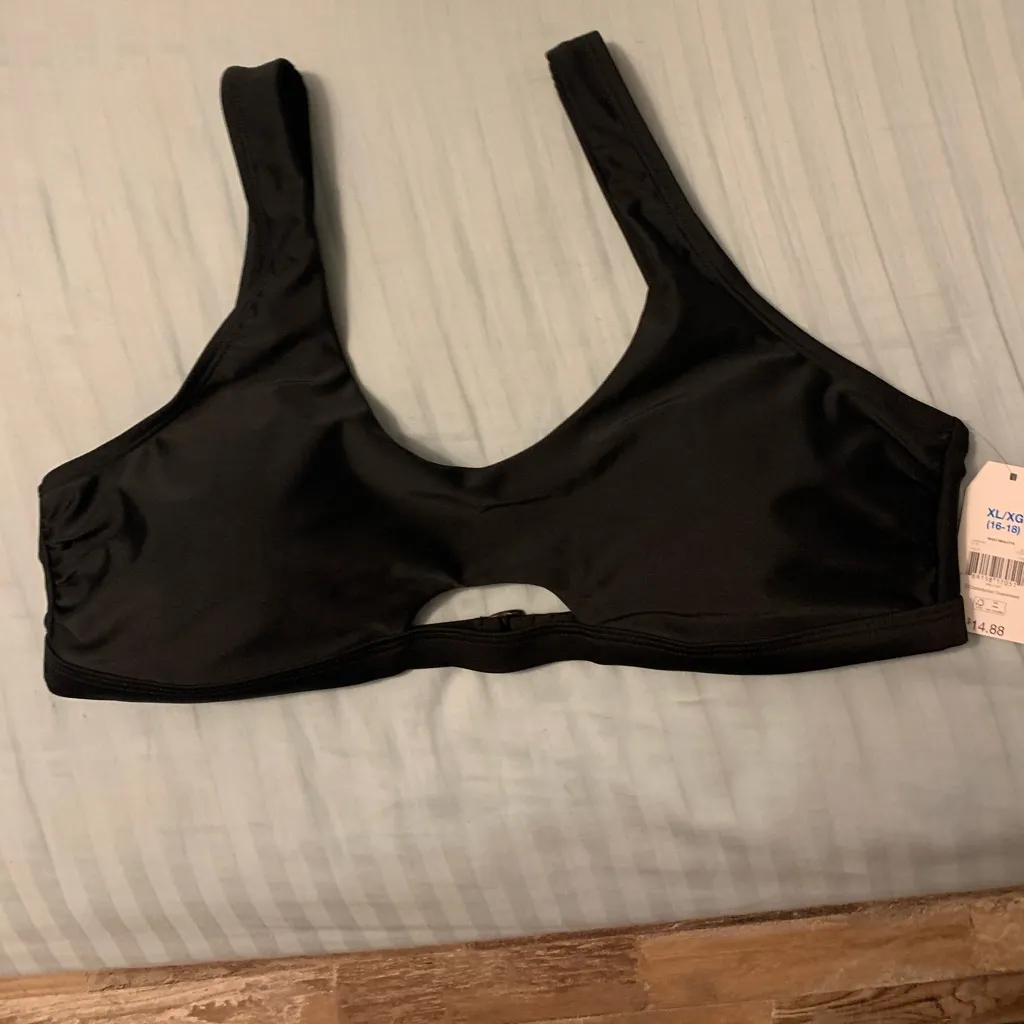 NWT Black Bikini Top Size undefined - Image 2