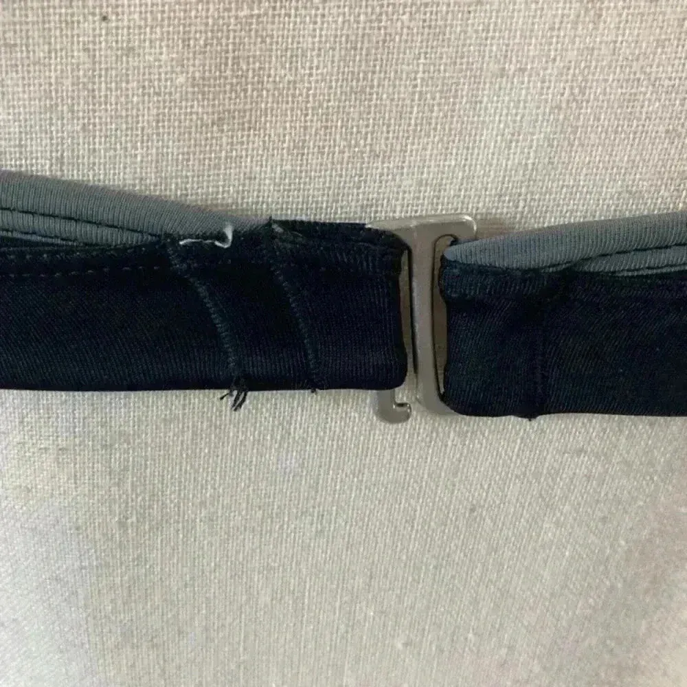 ⭐️ Athleta sports bra with a zipper - Image 5