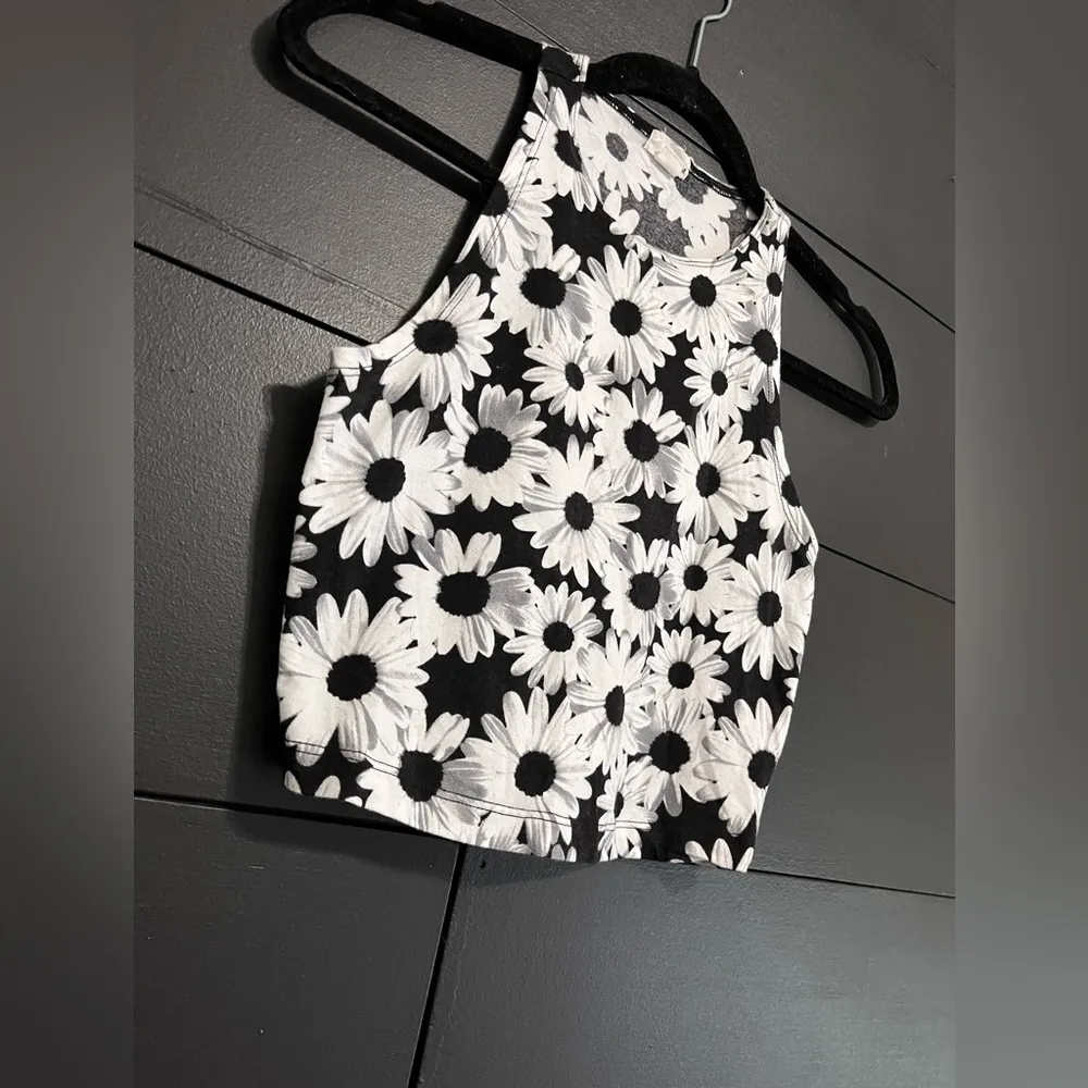 GARAGE Black & White Daisy Sleeveless Shirt Women’s Summer Tank Top Sz Small EUC - Image 2