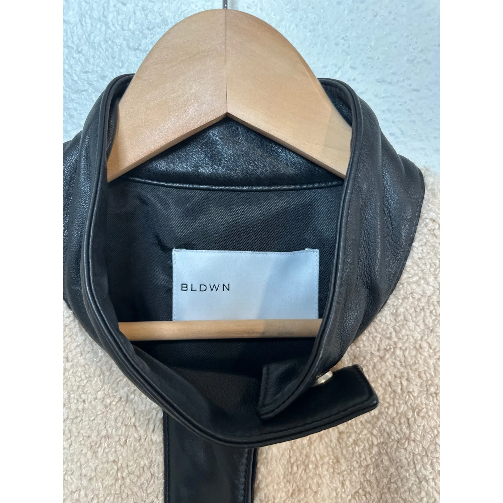 BLDWN Womens Teddy Fleece Bomber Jacket Black Faux Leather Trim Snap Front XS Tan - Image 4