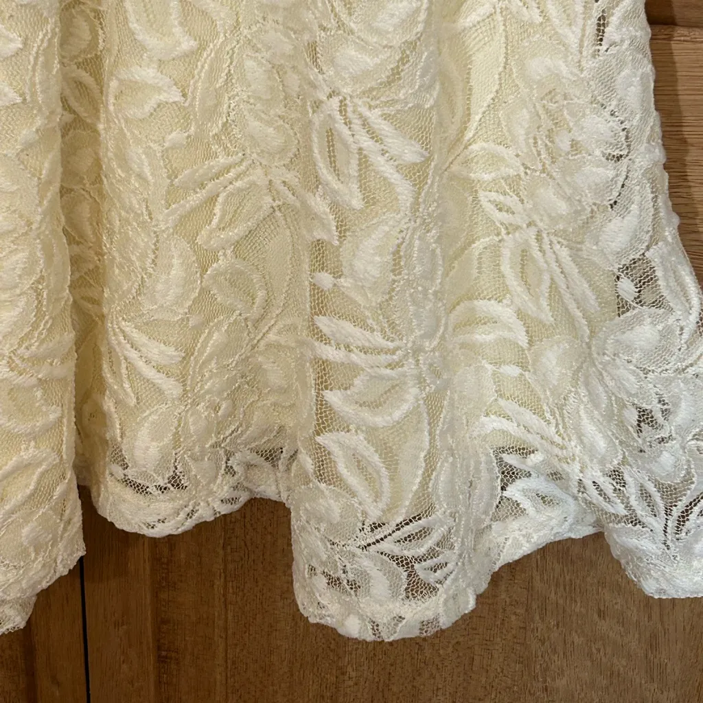 Love Fire Size XS sleeveless ivory lace dress Love, Fire White - Image 3