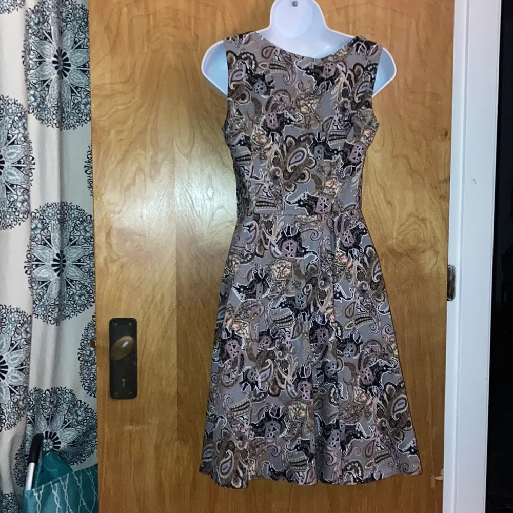 Hearts & Roses Gray, Purple, Tan & Black Elephant & Paisley Dress Size 4 - Image 6