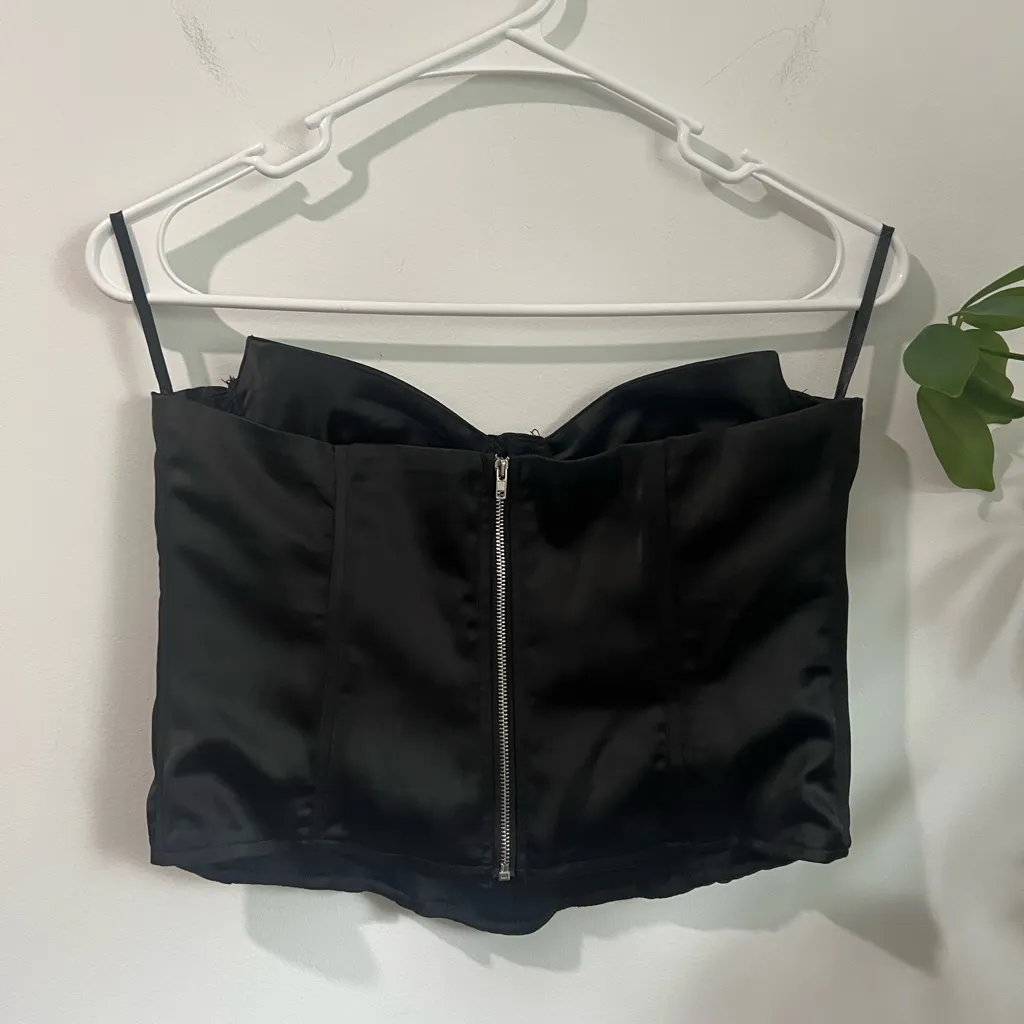 Boohoo Black Satin Bandeau Top - Image 2