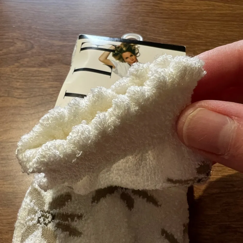 ELLE Active Women’s Socks Floral Vintage 90s Acrylic Nylon Blend NWT Deadstock - Image 3