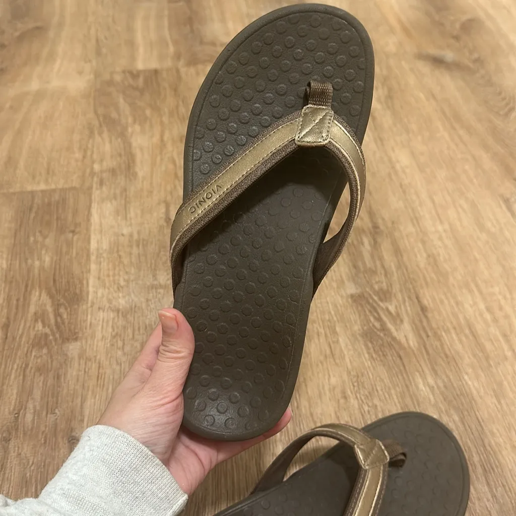 VIONIC | Women's Tide II Toe Post Flip Flop Sandals - Image 5