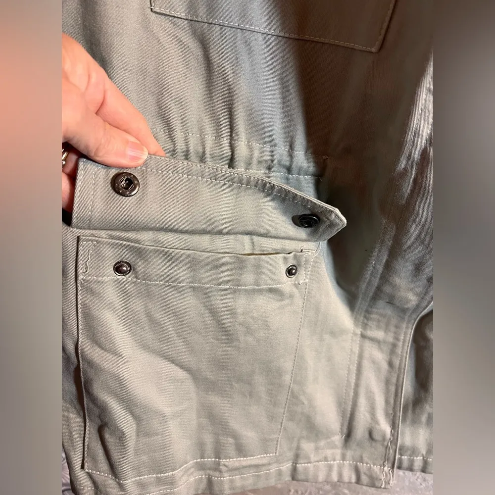 Women's Light Sage Green Utility Jacket NWOT Gray Size undefined - Image 7