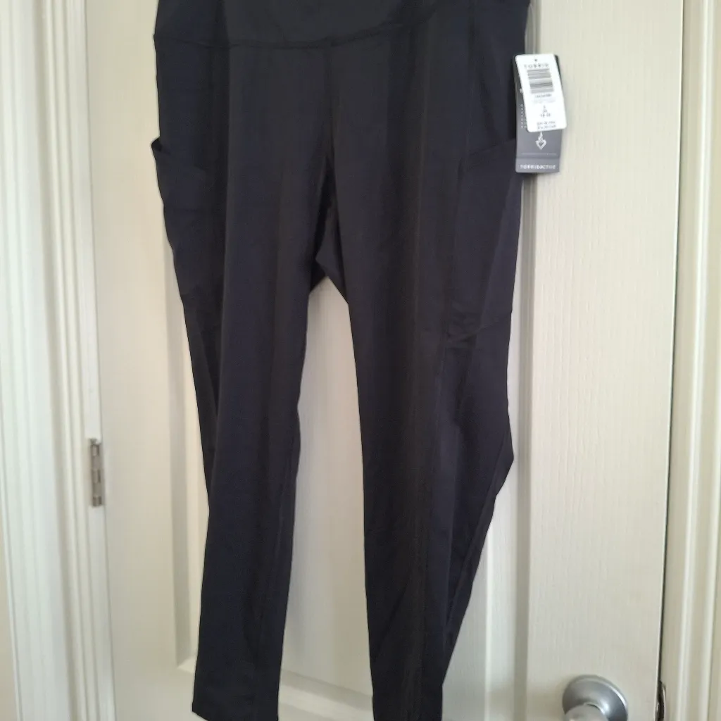 Torrid Black Women's Leggings Sz 2 NWT - Image 7