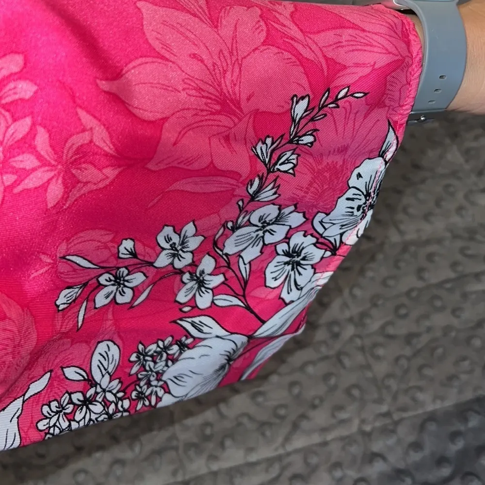 Nine West V-neck blouse 3/4 slv pink tulip black white floral magnolia springs - Image 9