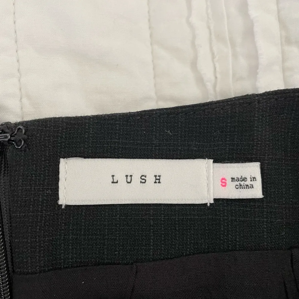 Lush Black Geometric Patterned Mini Skirt - Image 2