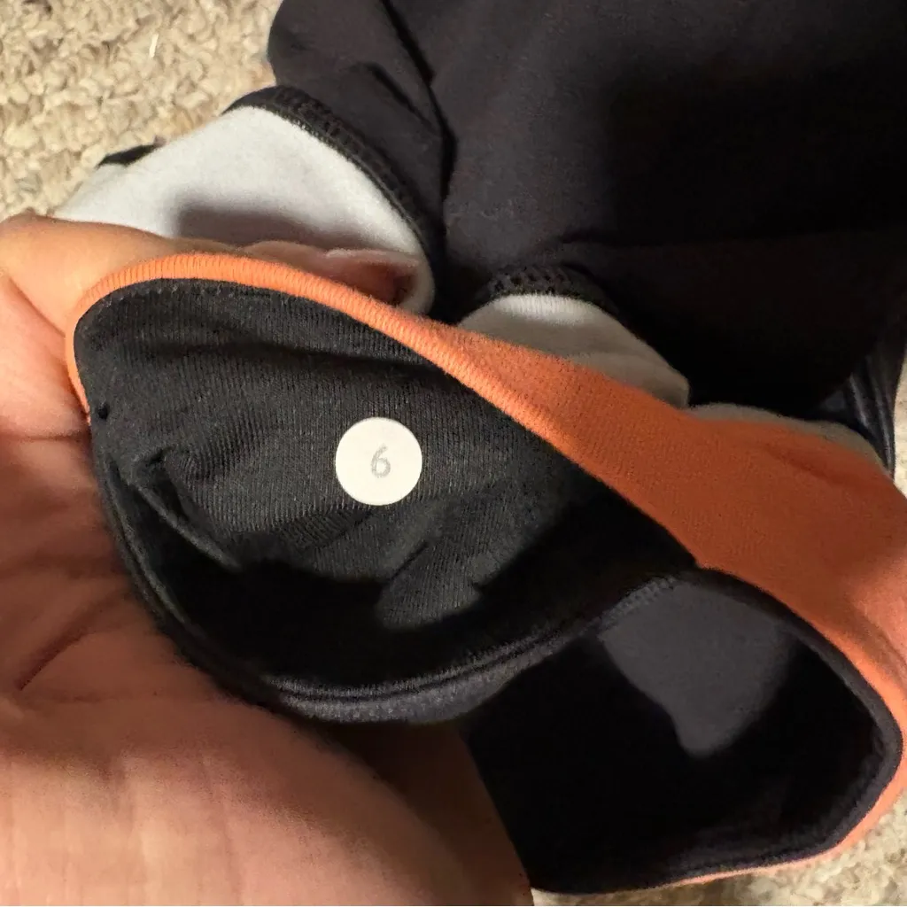 Lululemon Skinny Groove Pant *Full-On Luon Black Very Silver Spoon- Size 6 - Image 5