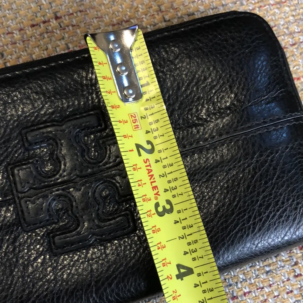 TORY BURCH Black Tumbled Leather Full Zip Continental Wallet - Image 10