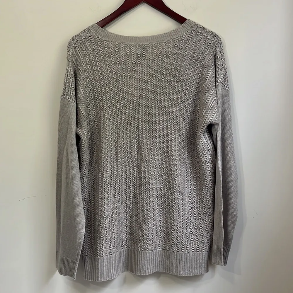 Van Heusen Women’s Sweater Size Large - Image 4
