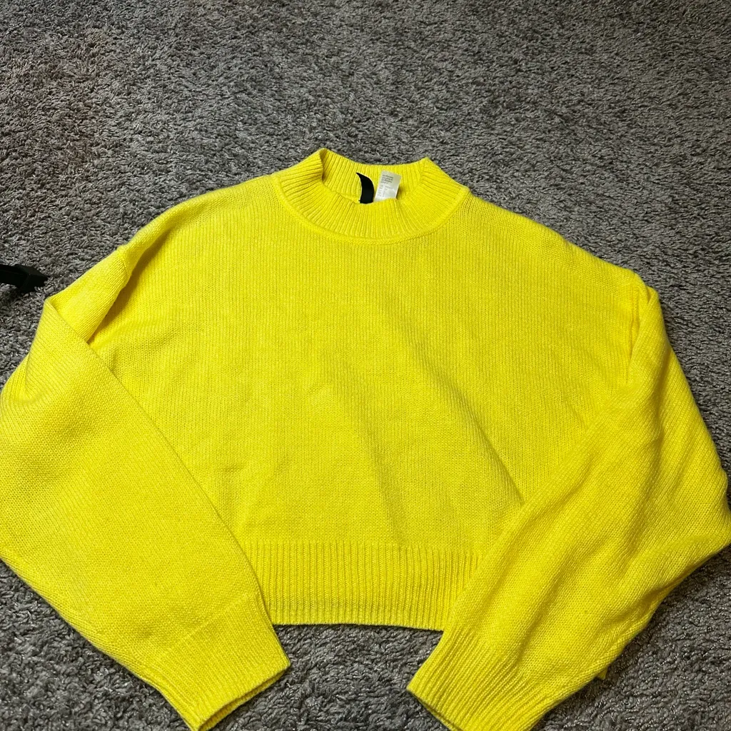 H&M Bright Yellow Crew Neck Sweater - Image 3