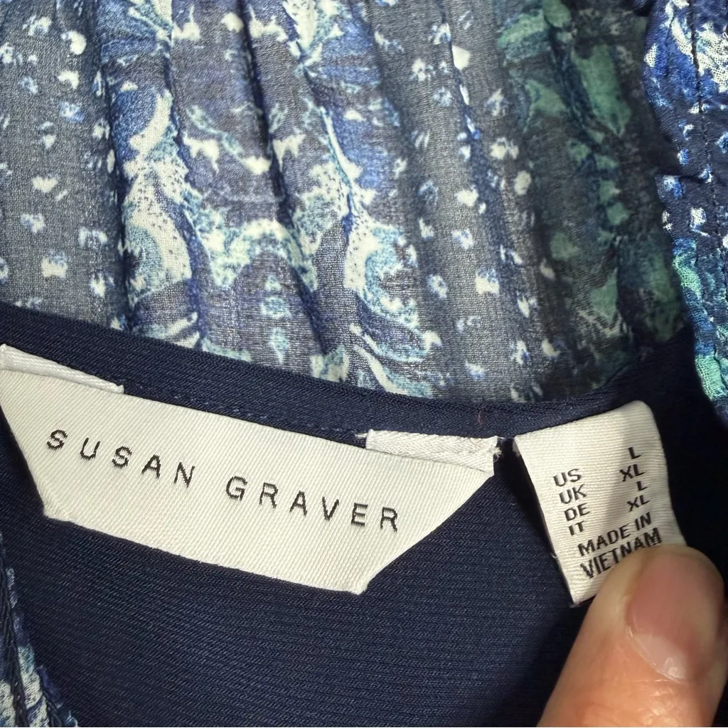 Susan Graver Printed Chiffon Smocked Mock Neck Fully Lined Top Blue Large - Image 4