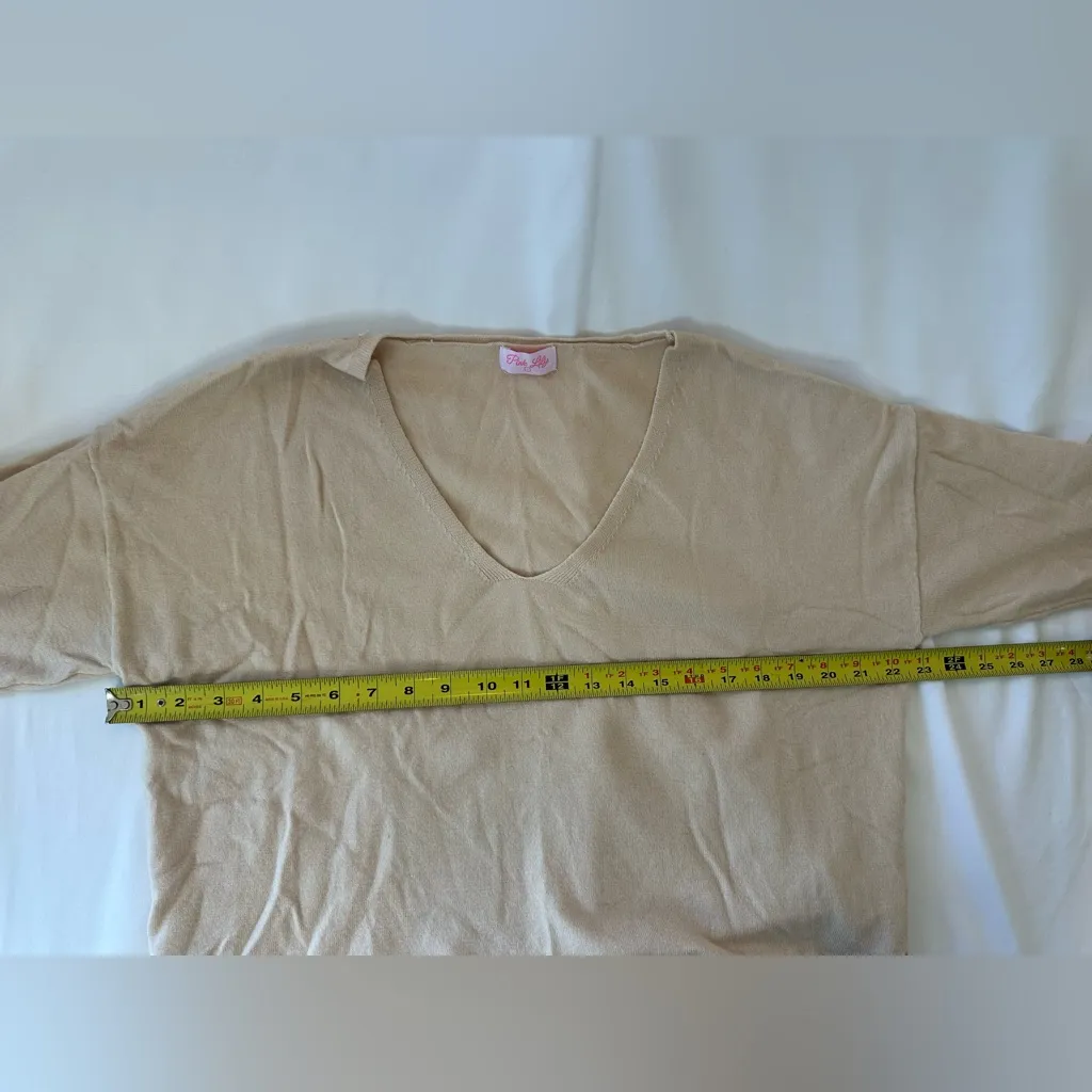 Pink Lilly women’s V-neck cream color large sweater - Image 6