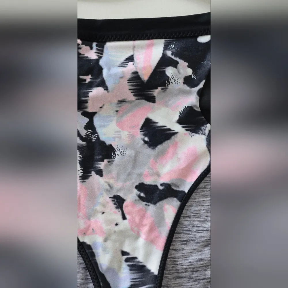 Lululemon Salty Swim Bikini Set Reversible size XS - Image 4