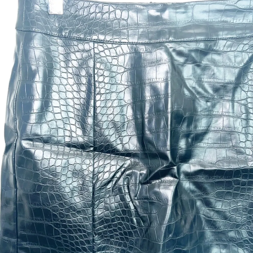 Forever 21 Black Snake Skin Faux Leather NEW Mini Skirt - Image 3
