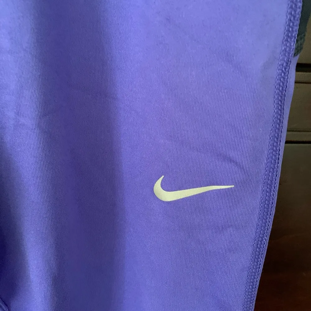 Nike Purple Capri Athletic Leggings M - Image 2