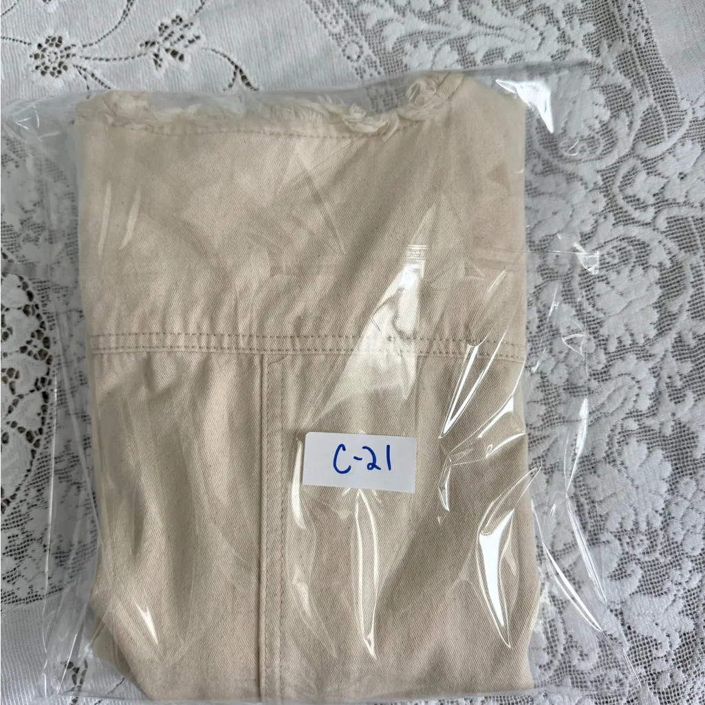 Coldwater Creek Women's Frayed Trim Beige Cotton Denim Jean Jacket size Large - Image 10