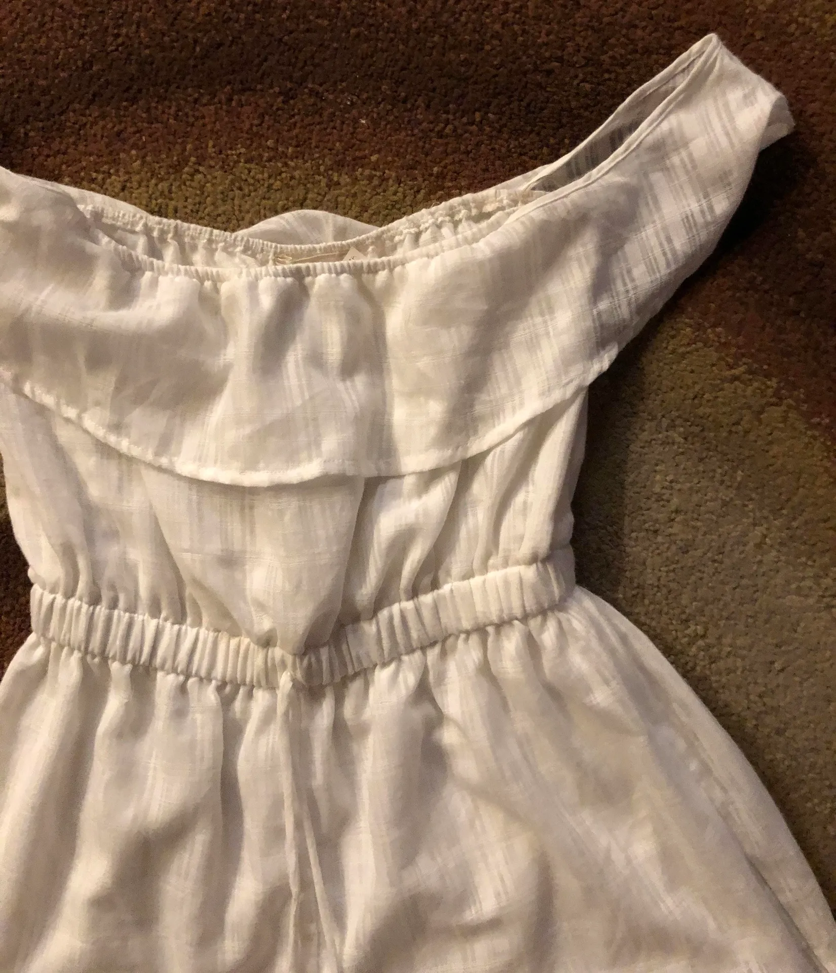 White off the shoulder romper never worn  - Image 2