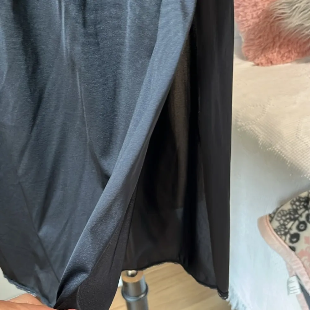 Vintage Vanity Fair Slip Half Black Slit Womens 28 inch Medium  40 - Image 2