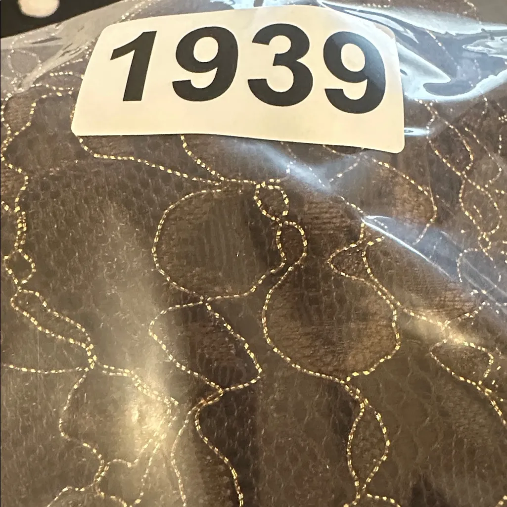 Sankom Patent Bra in‎ Brown and Gold Lace Size XL - Image 7