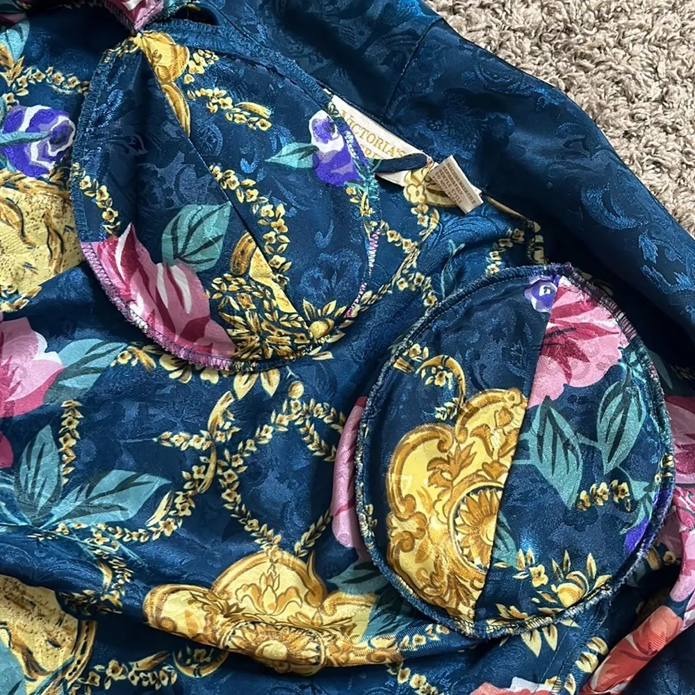 Vintage Victoria’s Secret Robe Floral Gold Label M Medium L Large - Image 5