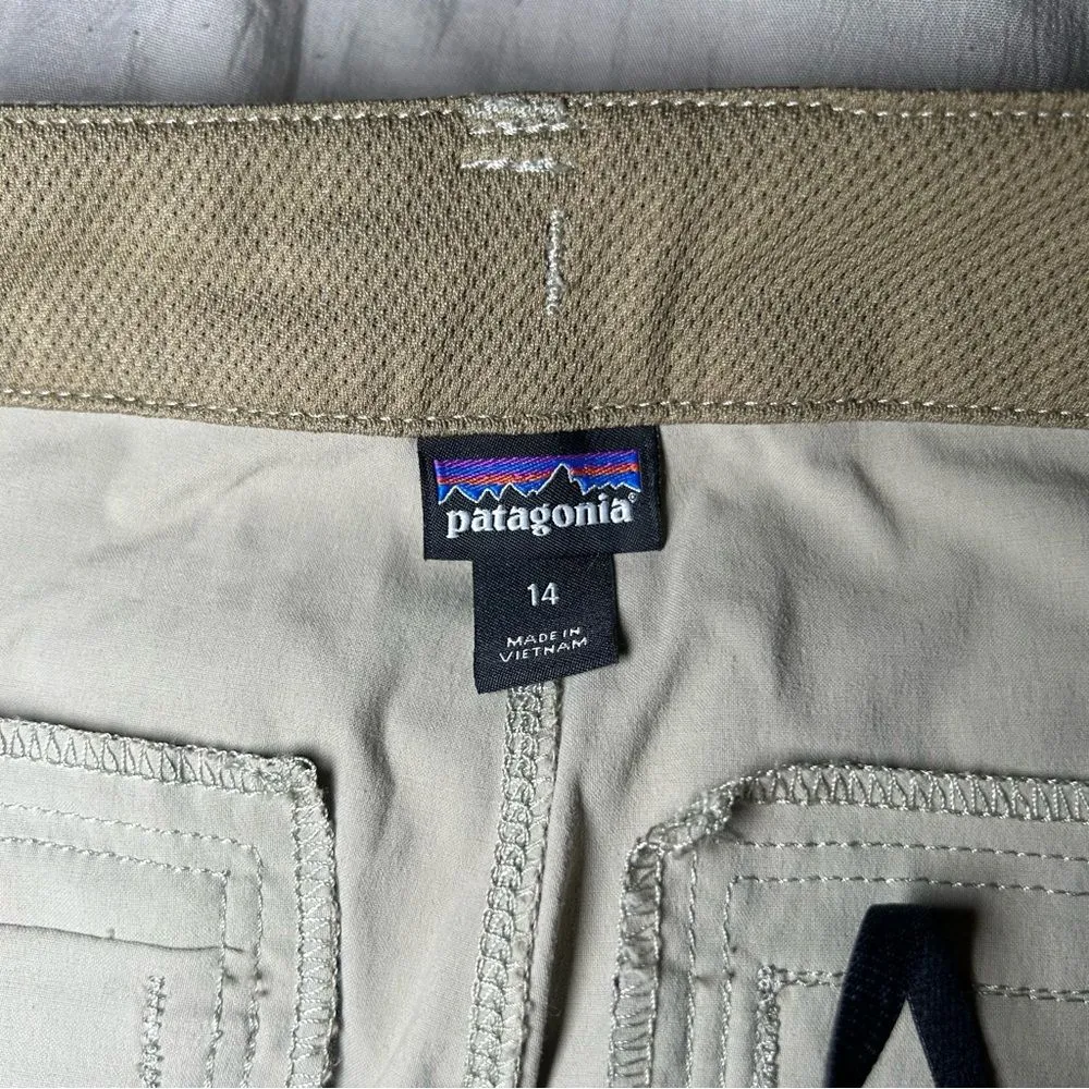 Patagonia Quandary outdoor hiking khaki 5” inseam shorts women’s size large 14 - Image 6